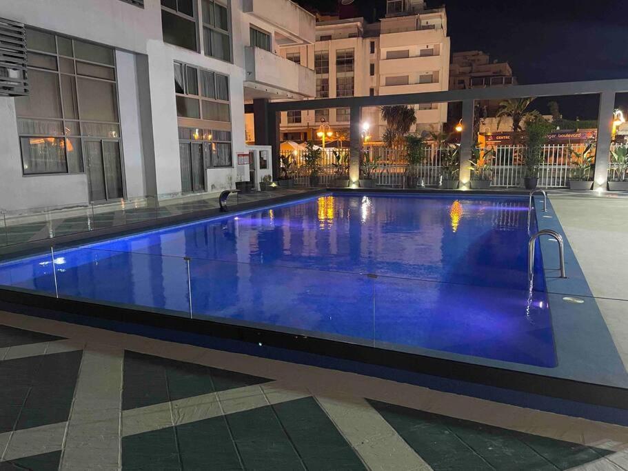 Royale Duplexe Pleine Centre Tanger Apartamento Exterior foto