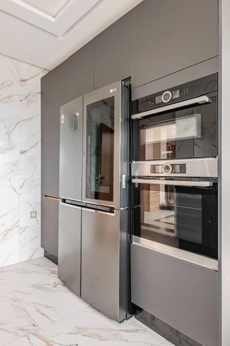 Royale Duplexe Pleine Centre Tanger Apartamento Exterior foto