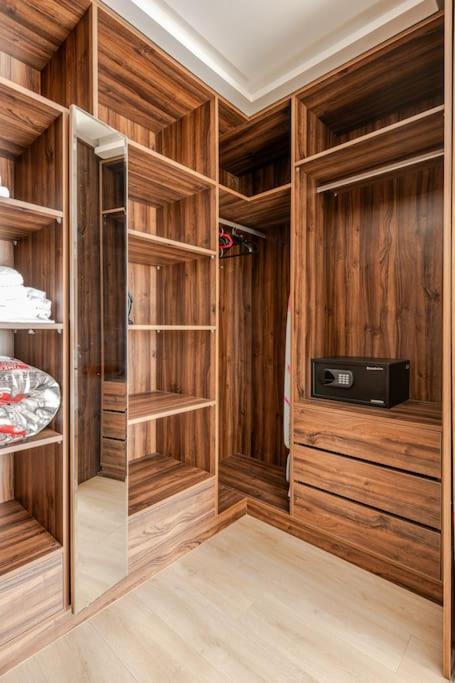 Royale Duplexe Pleine Centre Tanger Apartamento Exterior foto