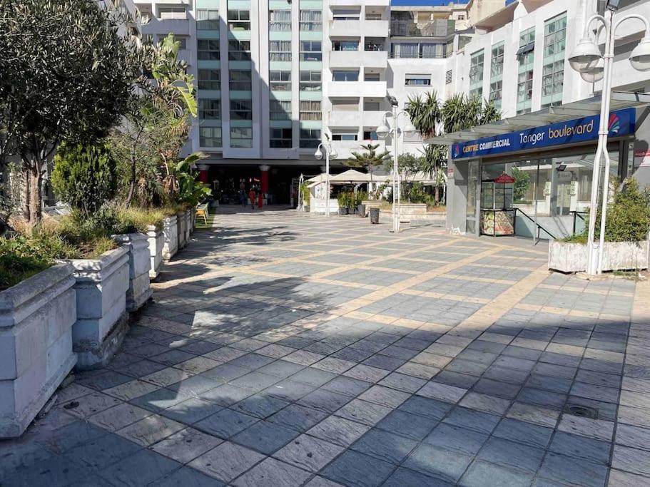 Royale Duplexe Pleine Centre Tanger Apartamento Exterior foto