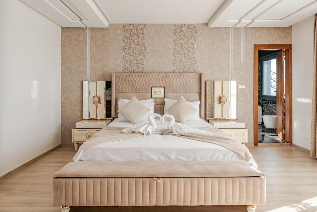 Royale Duplexe Pleine Centre Tanger Apartamento Exterior foto