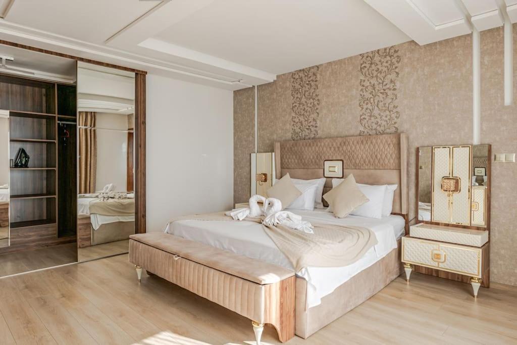 Royale Duplexe Pleine Centre Tanger Apartamento Exterior foto