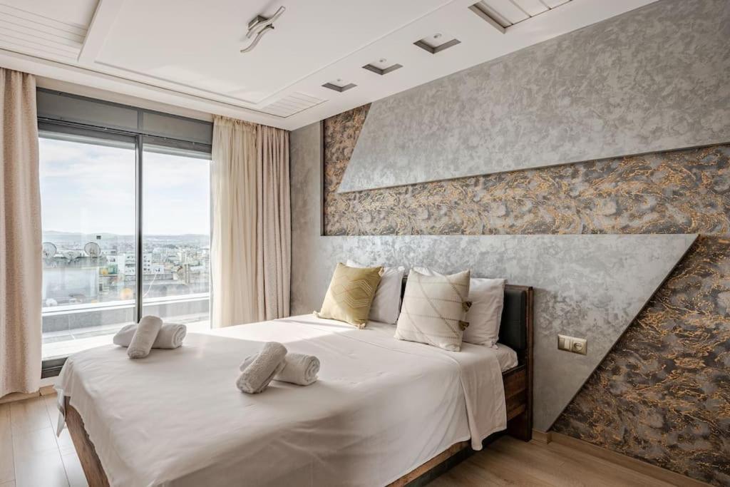 Royale Duplexe Pleine Centre Tanger Apartamento Exterior foto