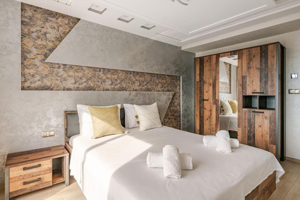Royale Duplexe Pleine Centre Tanger Apartamento Exterior foto