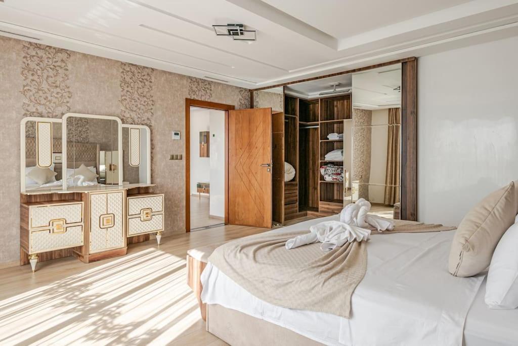 Royale Duplexe Pleine Centre Tanger Apartamento Exterior foto