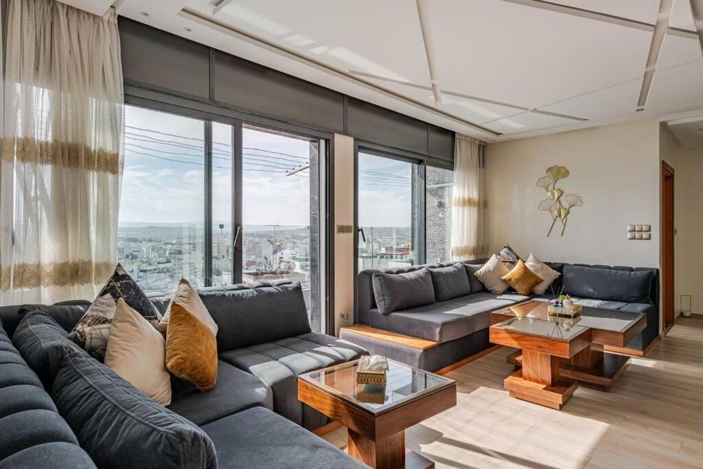 Royale Duplexe Pleine Centre Tanger Apartamento Exterior foto