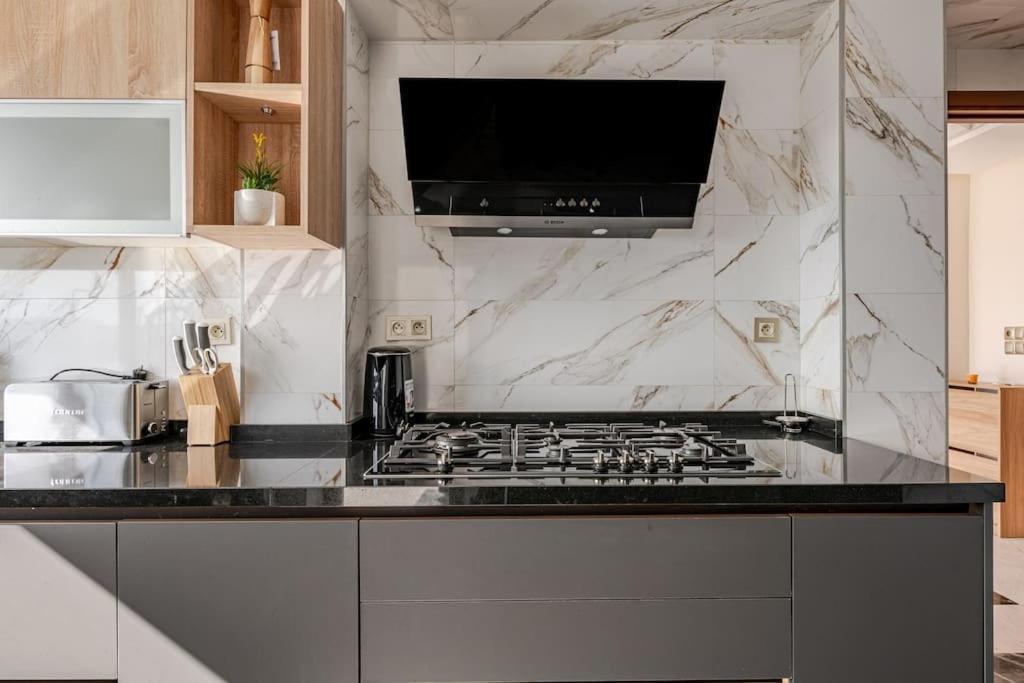 Royale Duplexe Pleine Centre Tanger Apartamento Exterior foto